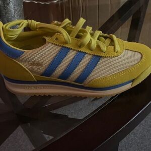 NWT Adidas Kids Sneakers in Yellow and Blue